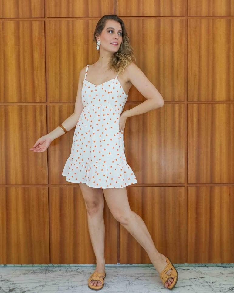 Vestido curto Margarida BY Wear bordado branco BY WEAR