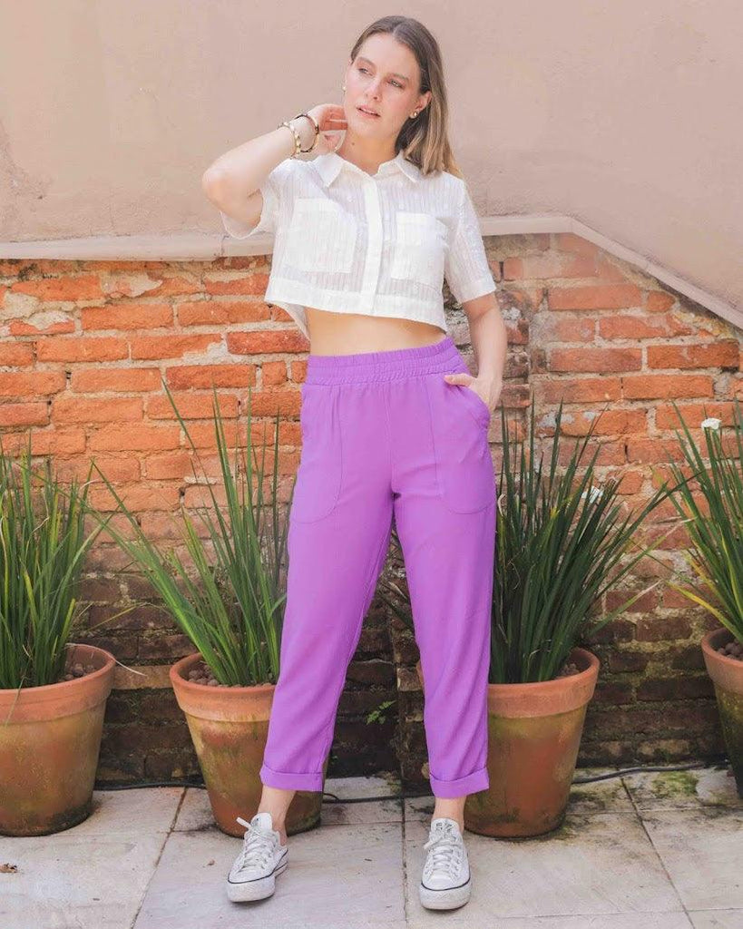 Calça jogger Monica BY Wear barra italiana e bolsos lavanda BY WEAR