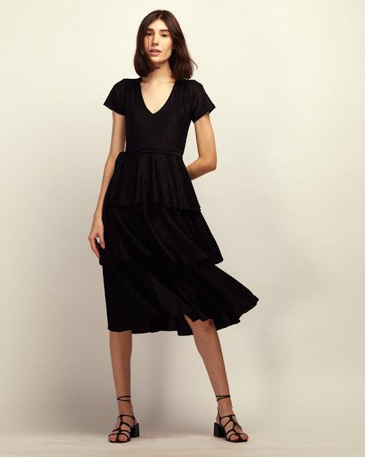 vestido midi camila 2 BY Wear babados preto BY WEAR