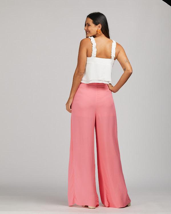 Calça wide leg Julia BY Wear frente transpassada chiclete BY WEAR